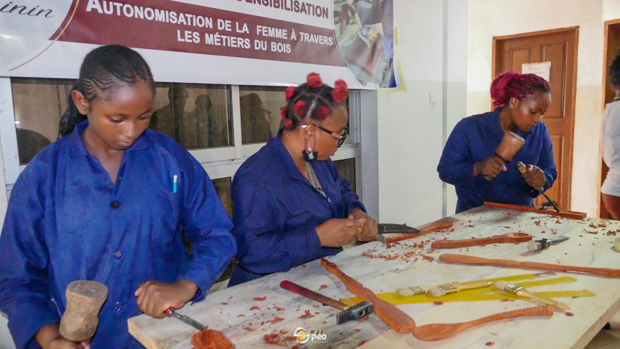 Autonomisation des Femmes et des Jeunes Filles en RDC : Un Chemin Vers le Changement